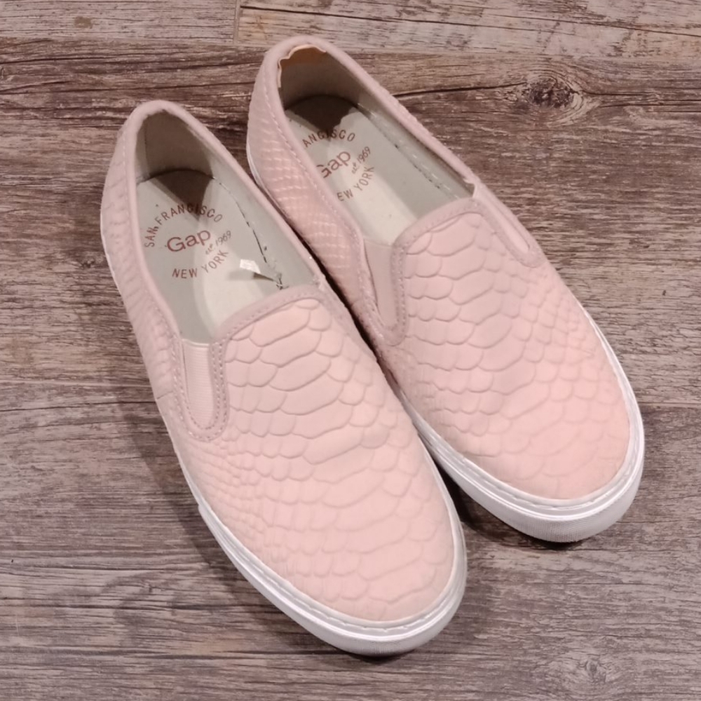 Gap sneakers